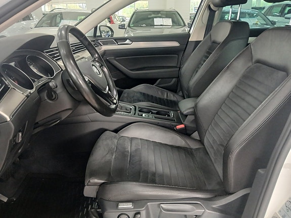 Volkswagen Passat 10 of 21