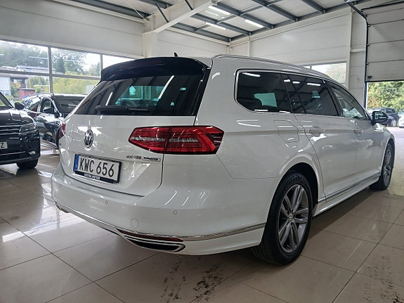 Volkswagen Passat 5 of 21