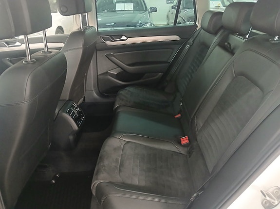 Volkswagen Passat 15 of 21