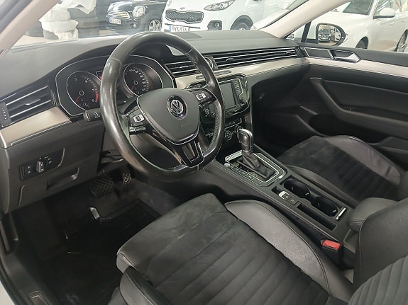 Volkswagen Passat 9 of 21