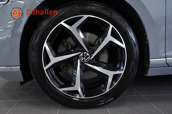 Volkswagen Passat 8 of 26