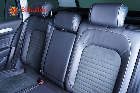Volkswagen Passat 13 of 26