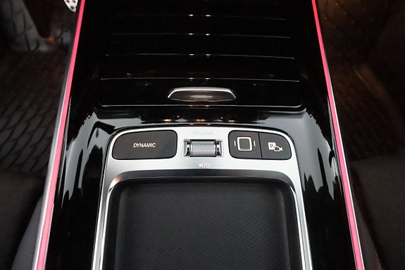 Mercedes-Benz GLB200 25 of 30
