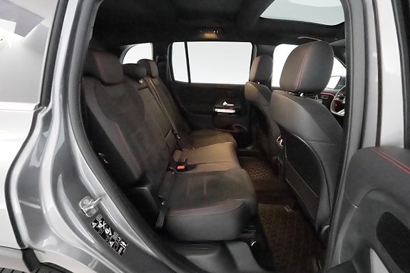 Mercedes-Benz GLB200 17 of 30