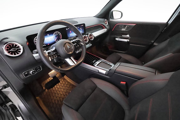 Mercedes-Benz GLB200 11 of 30