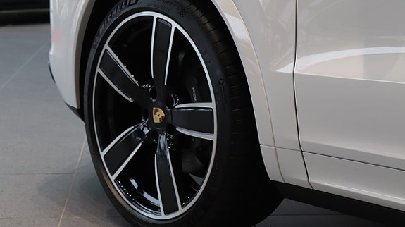 Porsche Cayenne Coupe 7 of 11