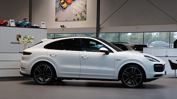 Porsche Cayenne Coupe 3 of 11