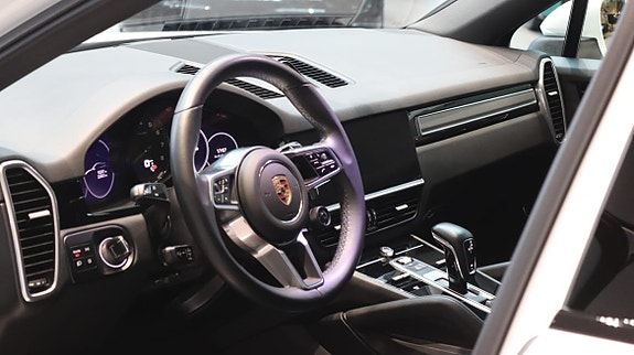 Porsche Cayenne Coupe 8 of 11
