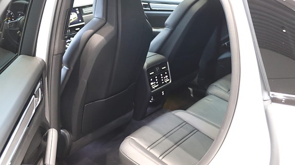 Porsche Cayenne Coupe 11 of 11