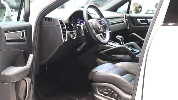 Porsche Cayenne Coupe 9 of 11