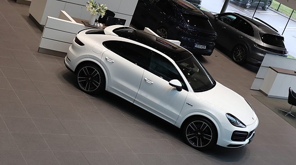 Porsche Cayenne Coupe 5 of 11