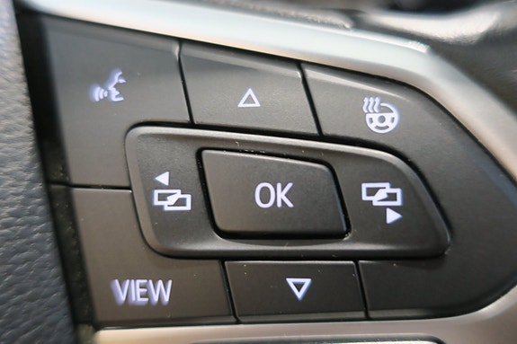 Volkswagen Passat 14 of 16