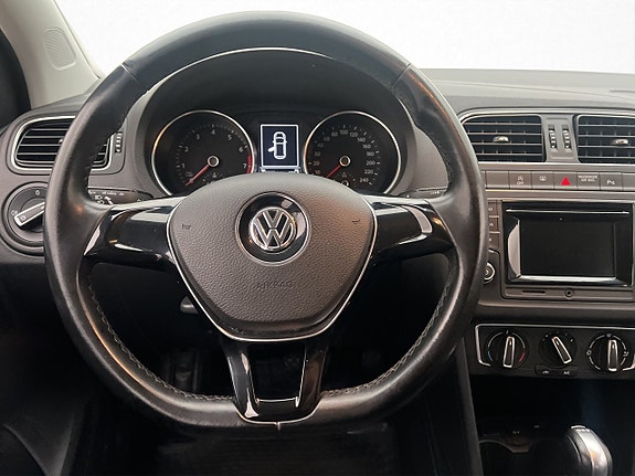 Volkswagen Polo 13 of 28