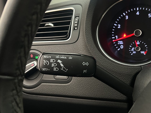 Volkswagen Polo 15 of 28