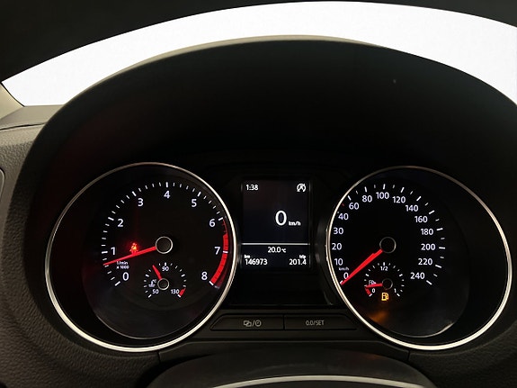 Volkswagen Polo 16 of 28