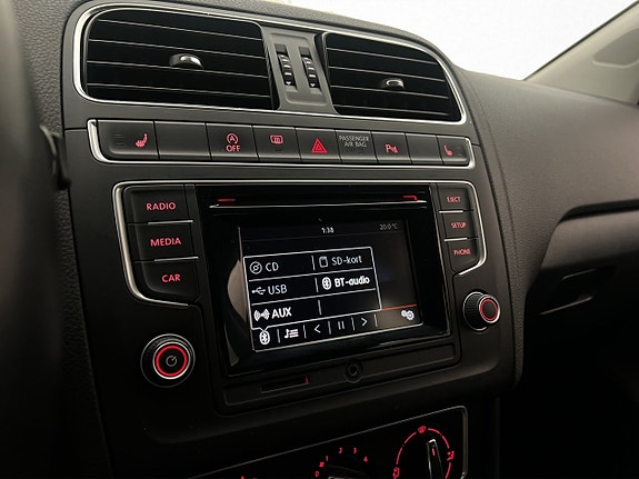 Volkswagen Polo 18 of 28