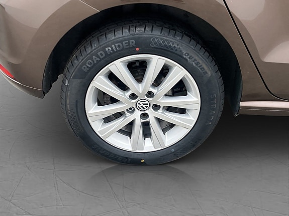 Volkswagen Polo 25 of 28