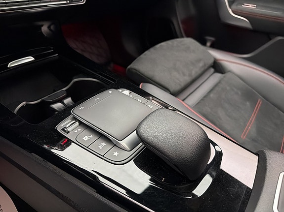 Mercedes-Benz CLA180 26 of 30