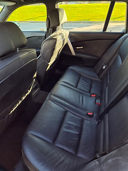 BMW 523i 8 of 11