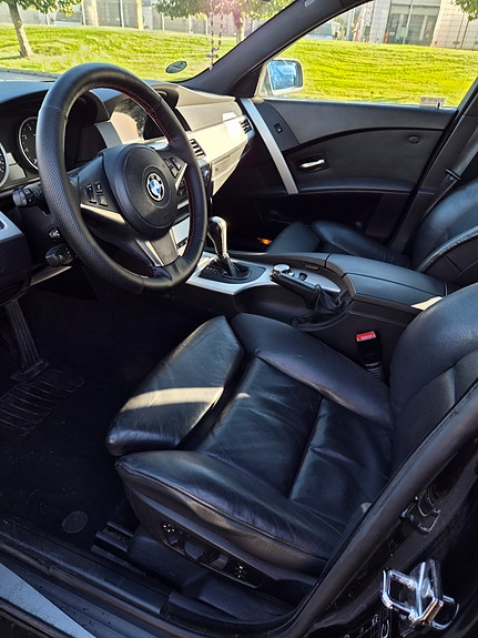 BMW 523i 7 of 11