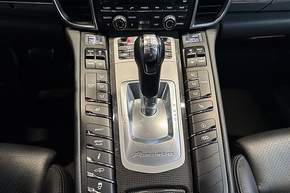 Porsche Panamera 4S 25 of 27