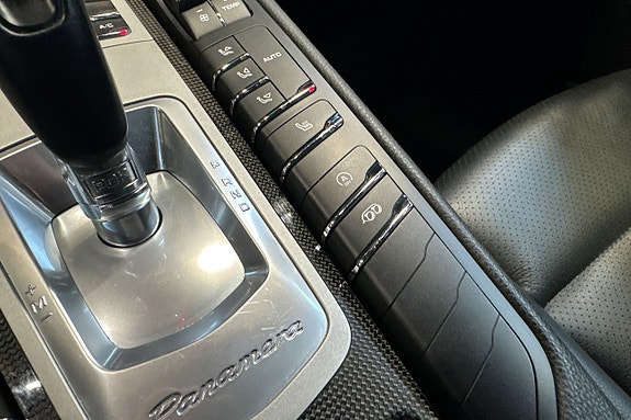 Porsche Panamera 4S 23 of 27