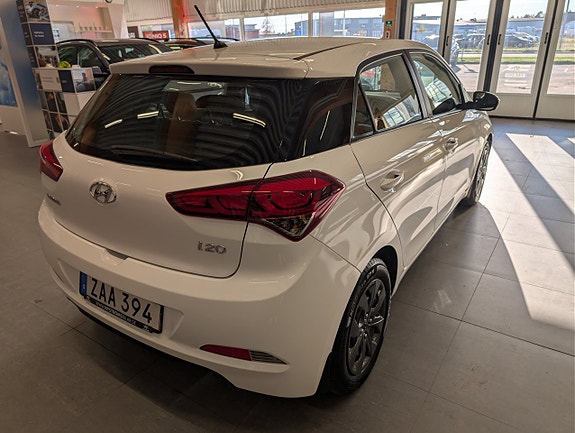 Hyundai i20 3 of 13