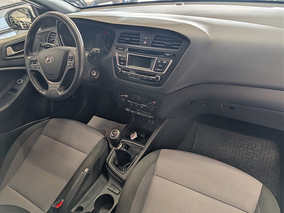 Hyundai i20 8 of 13