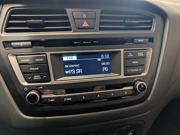 Hyundai i20 10 of 13