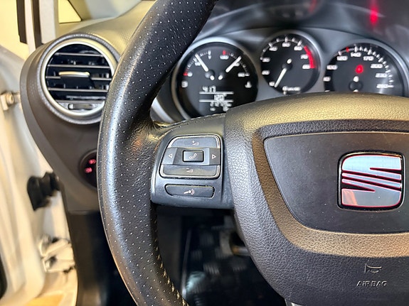Seat Leon 9 of 18