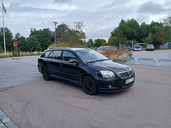 Toyota Avensis 11 of 11