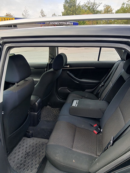 Toyota Avensis 4 of 11