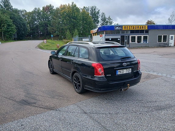 Toyota Avensis 8 of 11