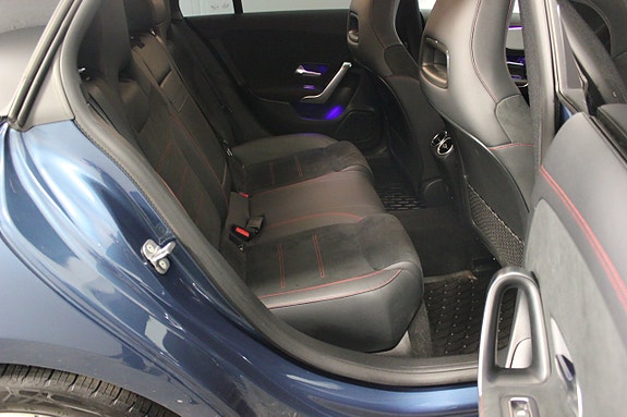 Mercedes-Benz CLA250 e 15 of 30