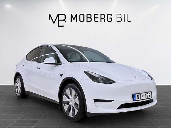 Tesla Model Y 4 of 21