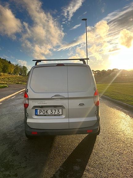 Ford Transit Courier 4 of 9