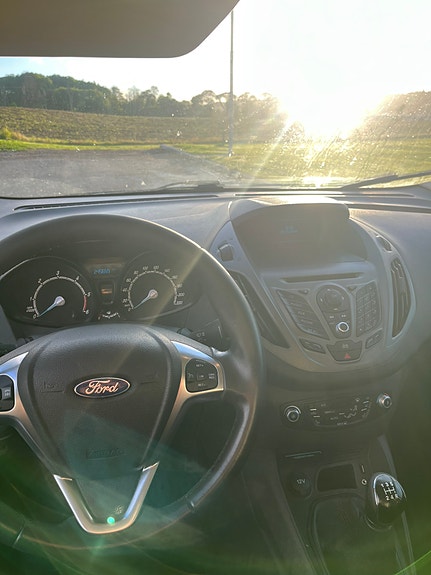 Ford Transit Courier 8 of 9
