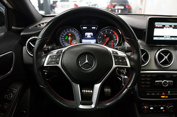 Mercedes-Benz GLA200 11 of 20