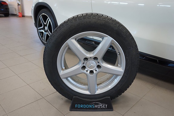 Mercedes-Benz GLA200 20 of 20