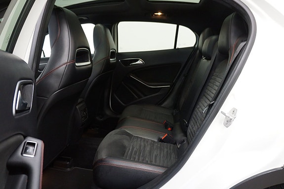 Mercedes-Benz GLA200 9 of 20