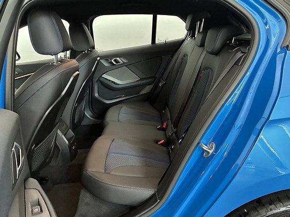 BMW 118i 11 of 14