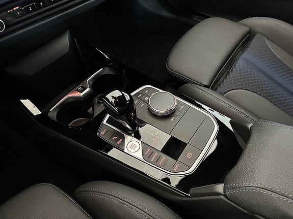 BMW 118i 8 of 14