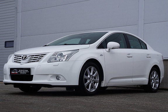 Toyota Avensis 3 of 13