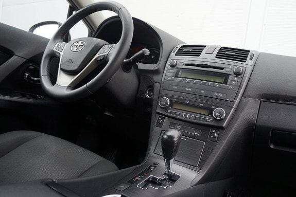 Toyota Avensis 12 of 13