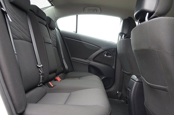 Toyota Avensis 10 of 13