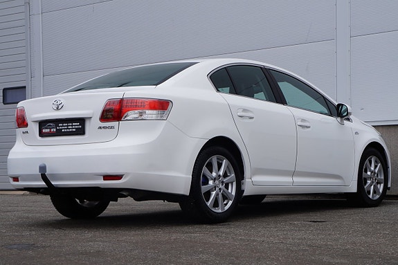Toyota Avensis 6 of 13