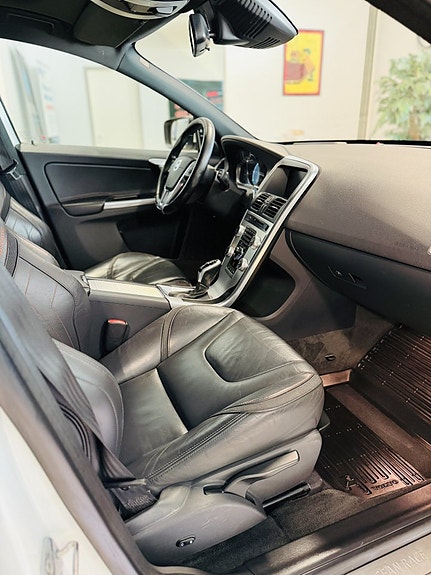 Volvo XC60 21 of 23