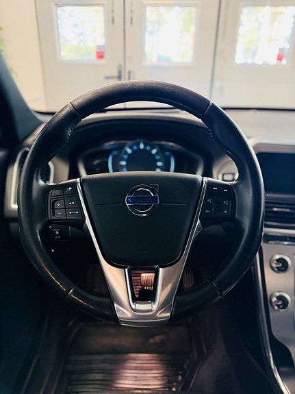 Volvo XC60 18 of 23