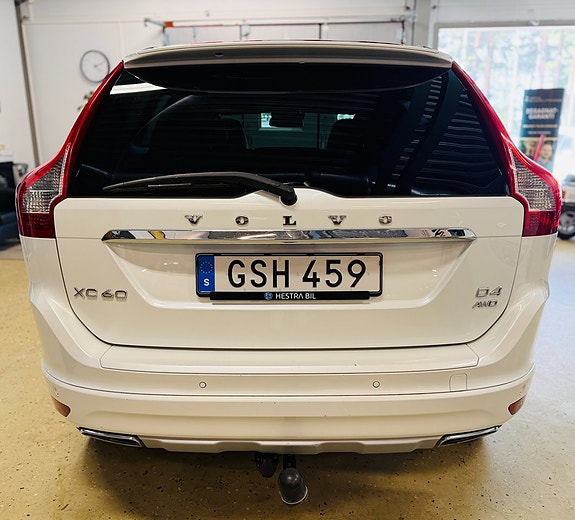 Volvo XC60 8 of 23