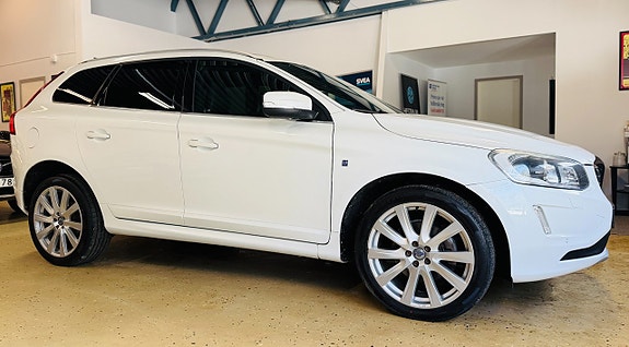 Volvo XC60 12 of 23